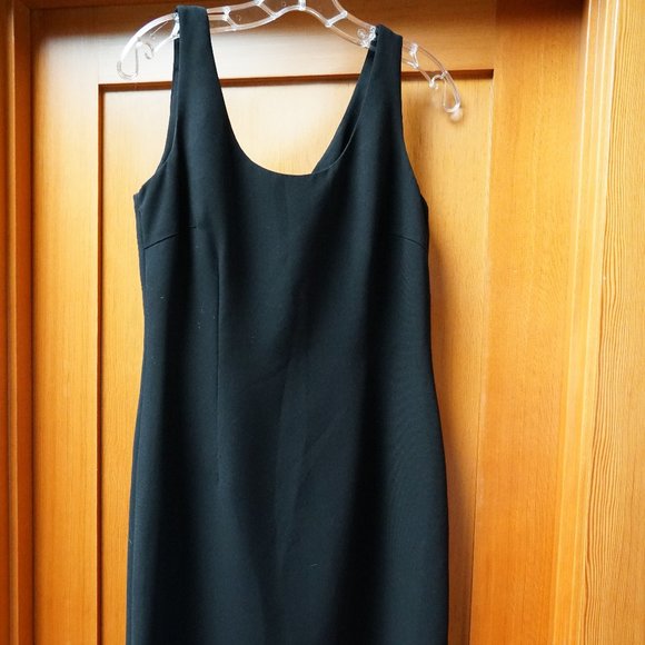 Classic LBD by Kay Unger - Picture 1 of 6